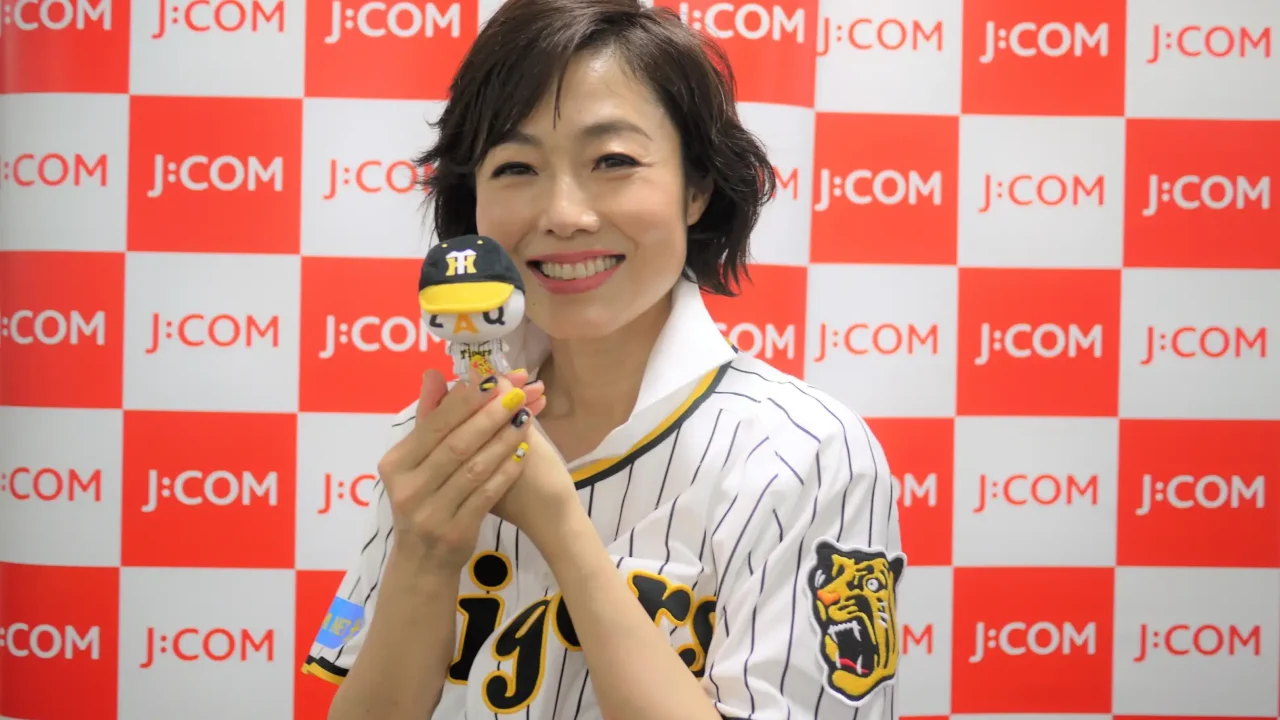 なぜアナウンサーはフリーになるの?年収や待遇の違いを調査!